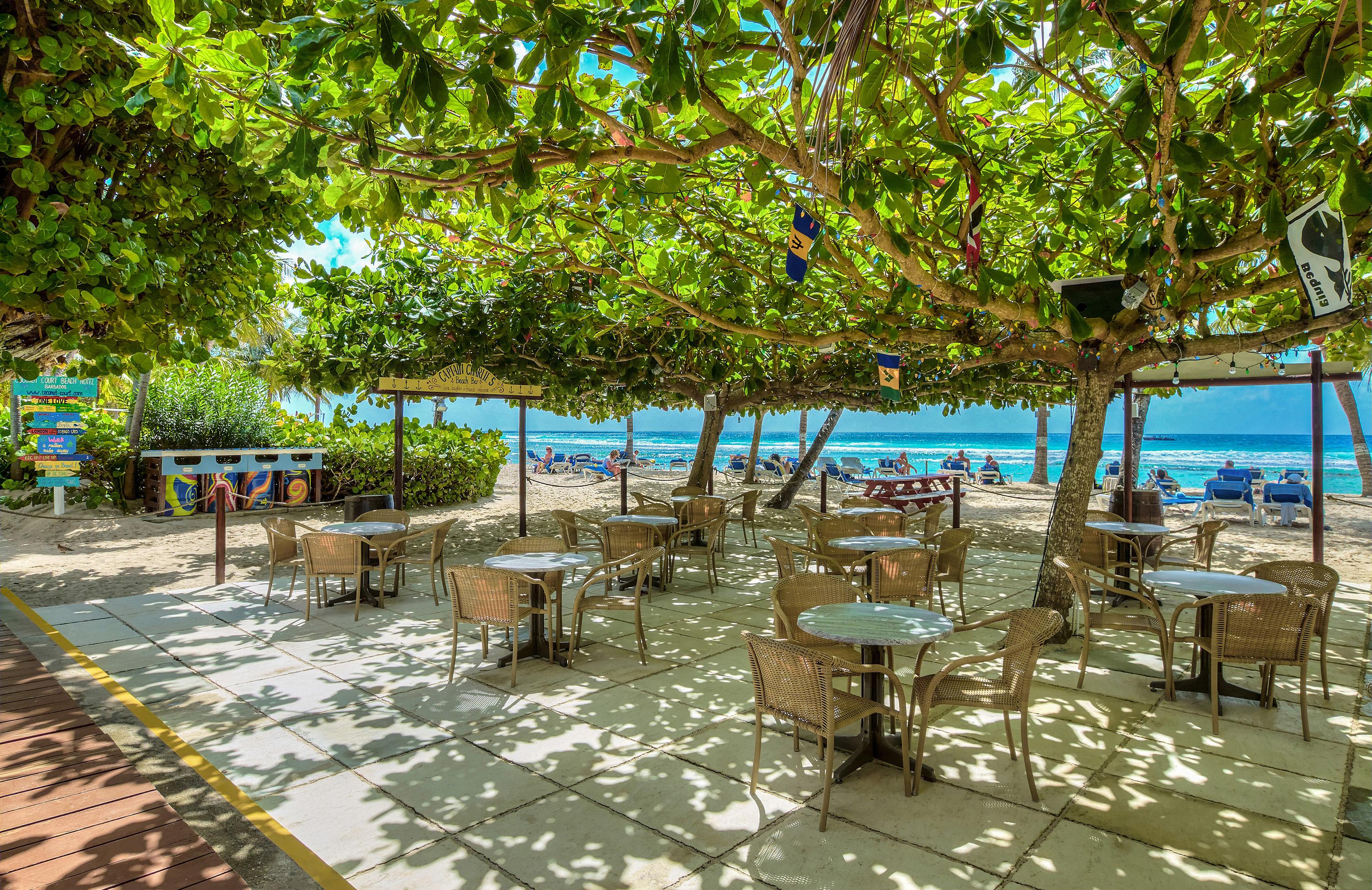 Coconut Court Beach Hotel Christ Church Exterior foto