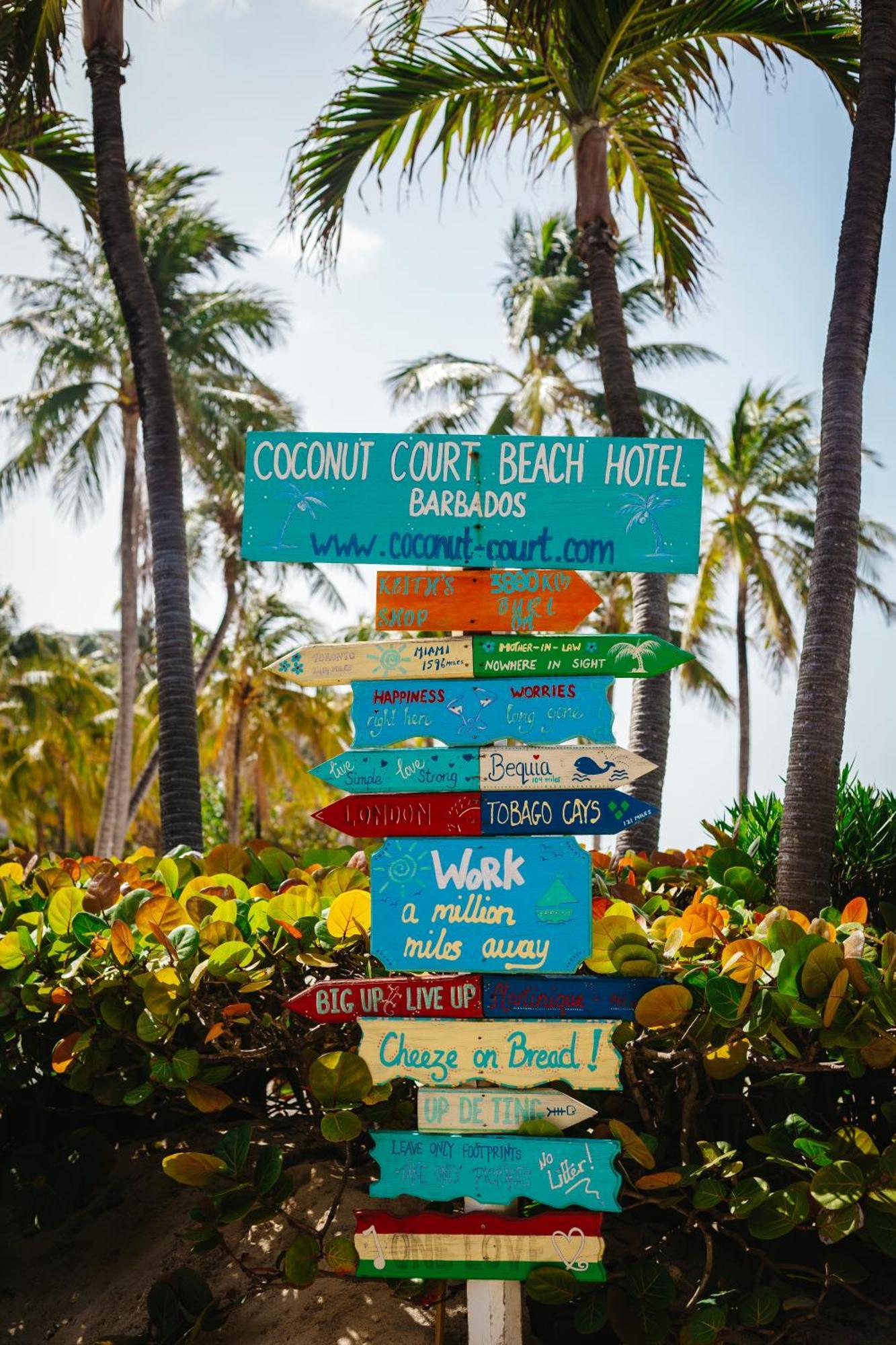 Coconut Court Beach Hotel Christ Church Exterior foto